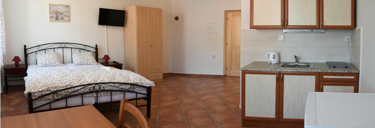 Penzion-Apartman Soucek Jindřichŭv Hradec Exteriör bild
